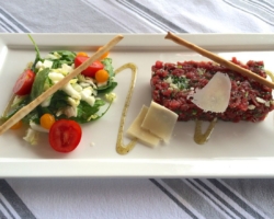 Tartare à l&#039;italienne (boeuf/huile de truffe/roquette)