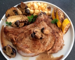 Côte de veau aux champignons et courgettes